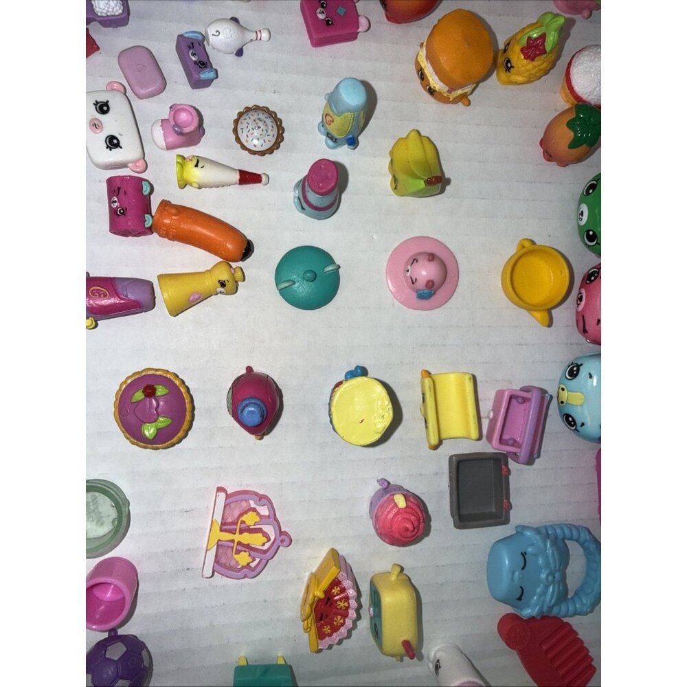 Lot Apprx 125 Assorted Shopkins Moose Characters Cars Carts Bags Combs Shoes - Picture 12 of 16